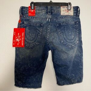 NWT True Religion Ricky Relaxed Straight Dark Blue Jean Cut-Off Shorts Size 31